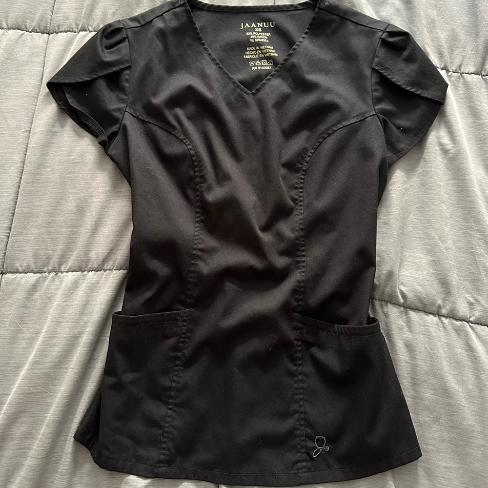 Jaanuu scrub top